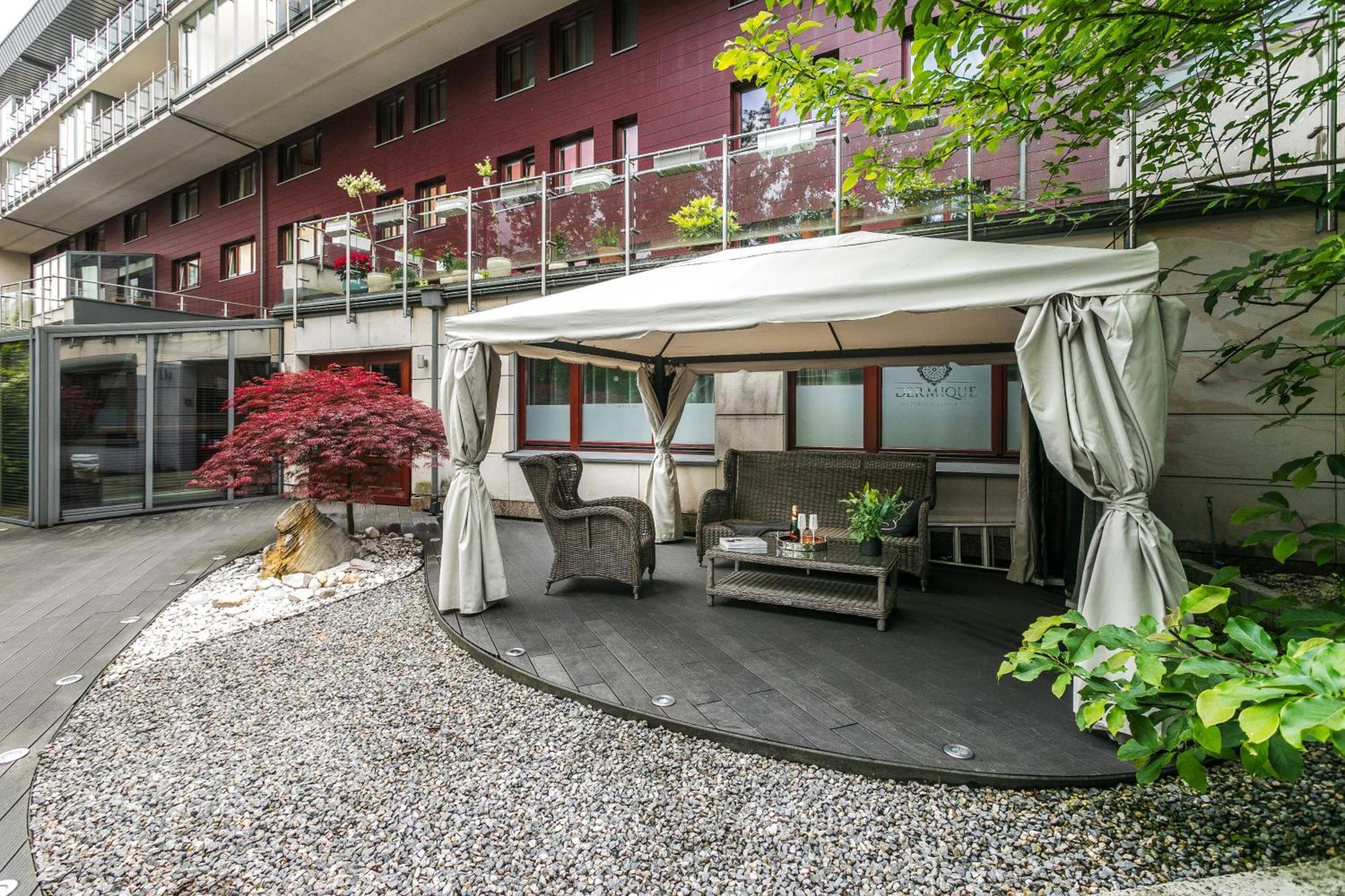 A11 Apartments & Spa Dermique Krasków Exterior foto