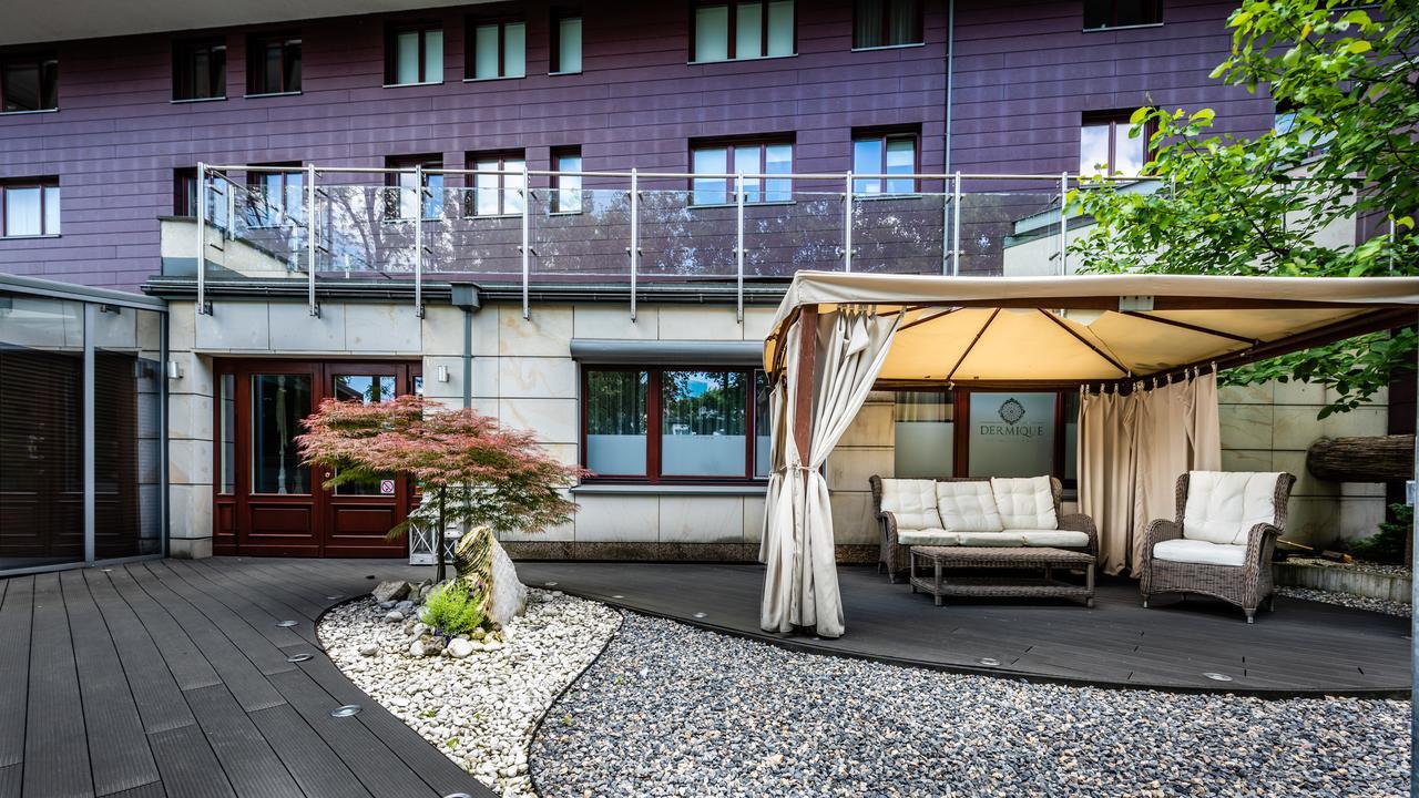A11 Apartments & Spa Dermique Krasków Exterior foto