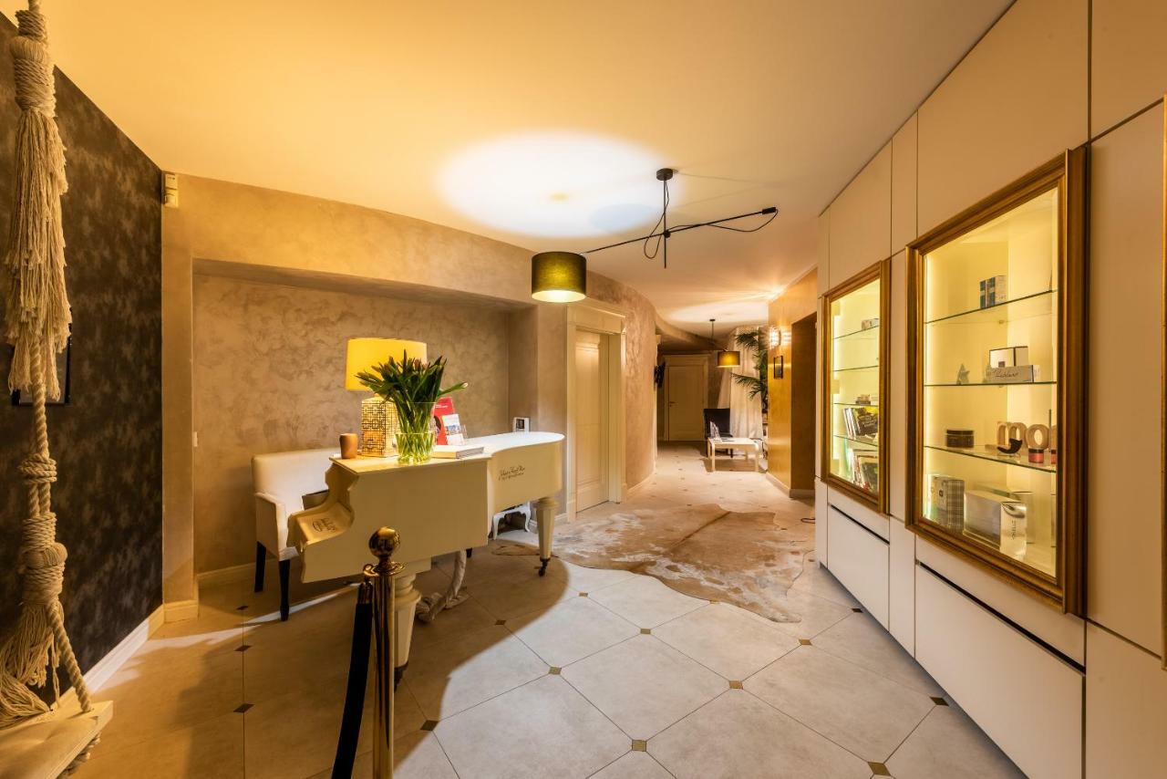 A11 Apartments & Spa Dermique Krasków Exterior foto